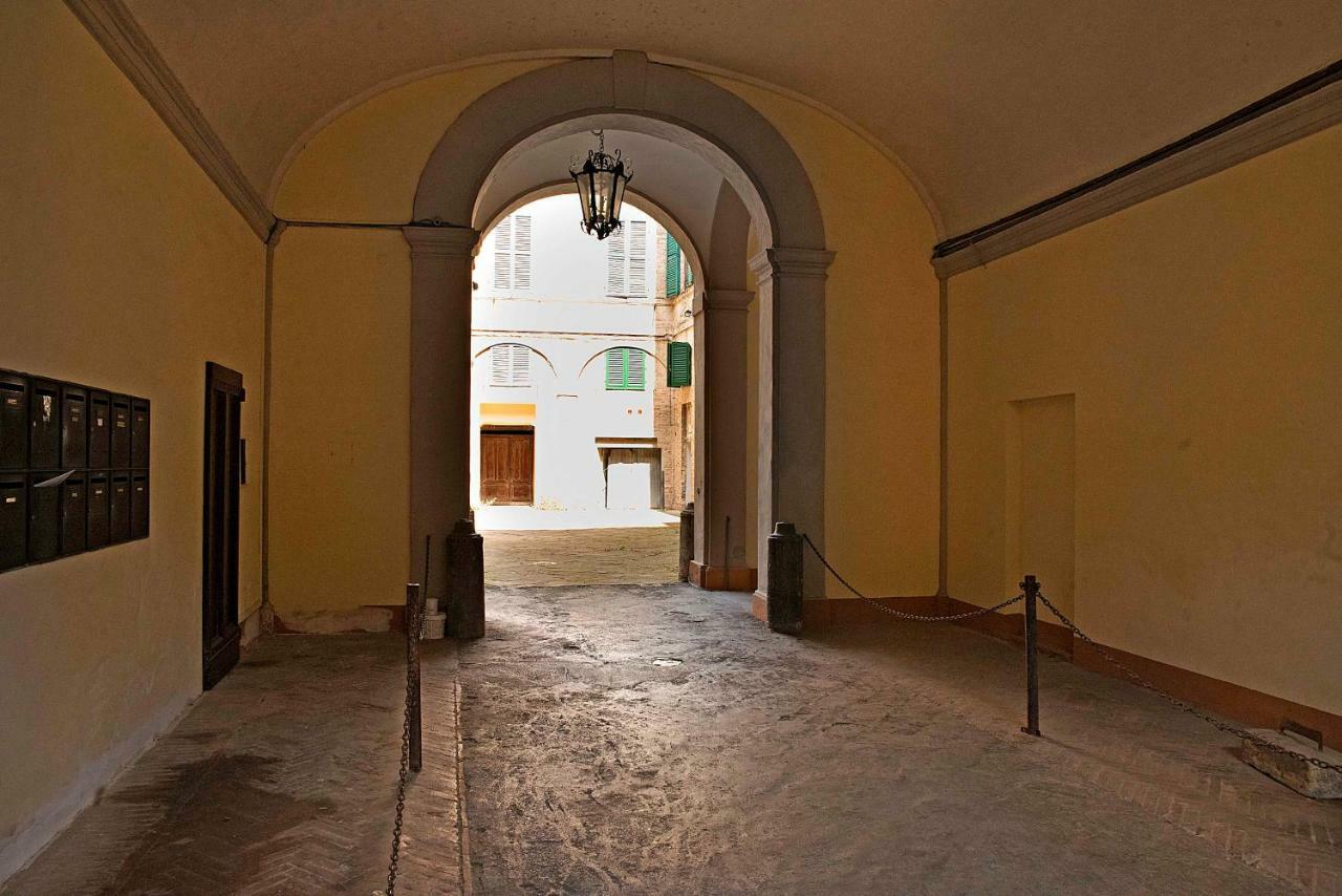 Stilnuovo Charming Apartment In Siena'S Historic Center, Very Close To Piazza Del Campo Экстерьер фото